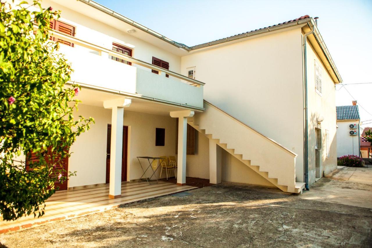 Apartments Alma Novalja Ngoại thất bức ảnh