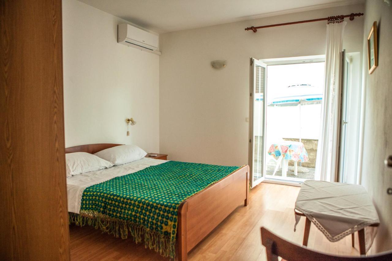 Apartments Alma Novalja Ngoại thất bức ảnh