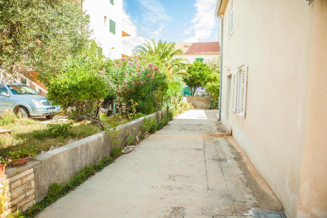 Apartments Alma Novalja Ngoại thất bức ảnh