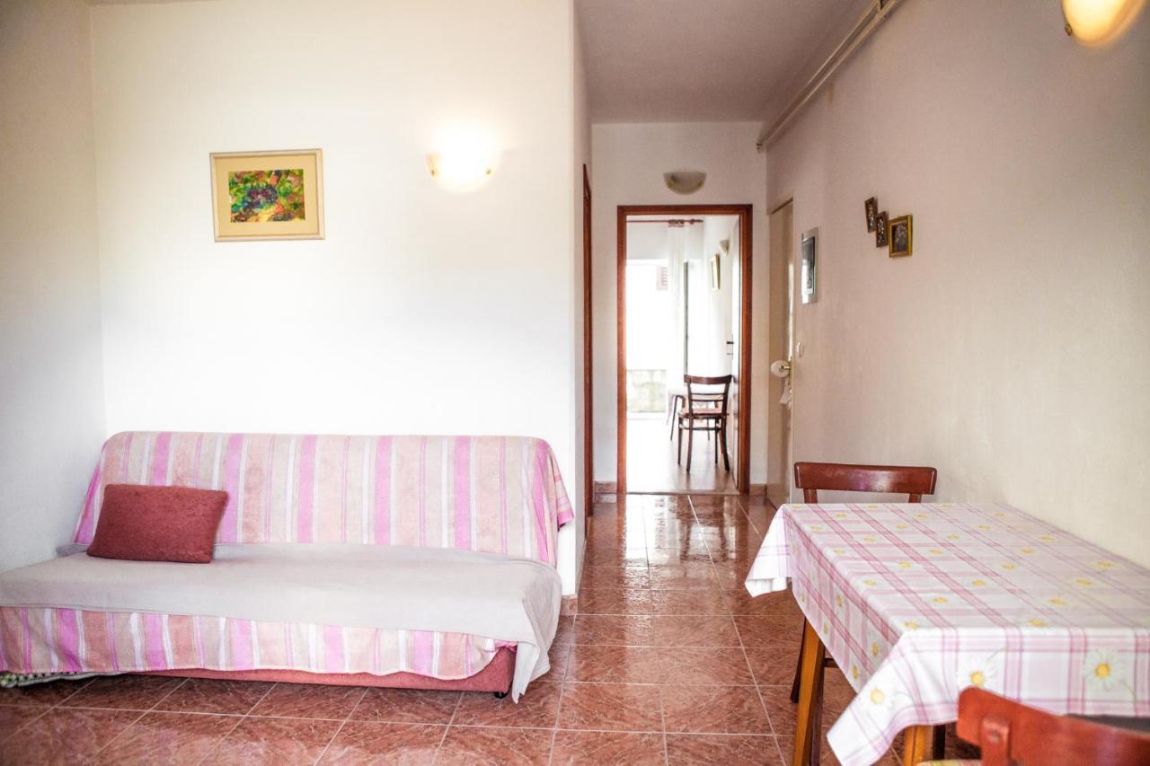 Apartments Alma Novalja Ngoại thất bức ảnh