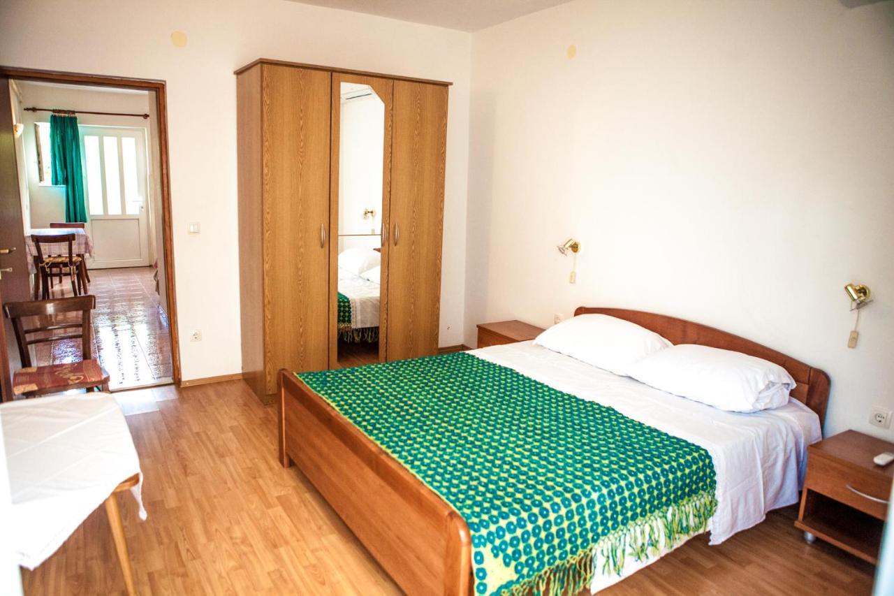 Apartments Alma Novalja Ngoại thất bức ảnh