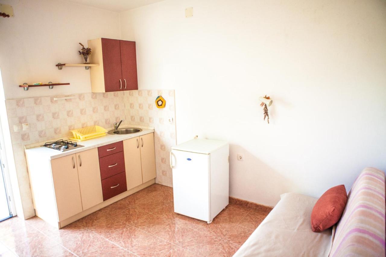 Apartments Alma Novalja Ngoại thất bức ảnh