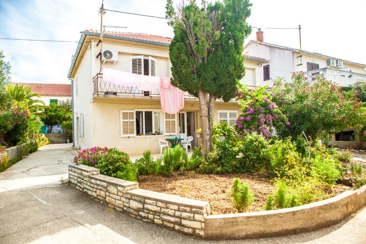 Apartments Alma Novalja Ngoại thất bức ảnh