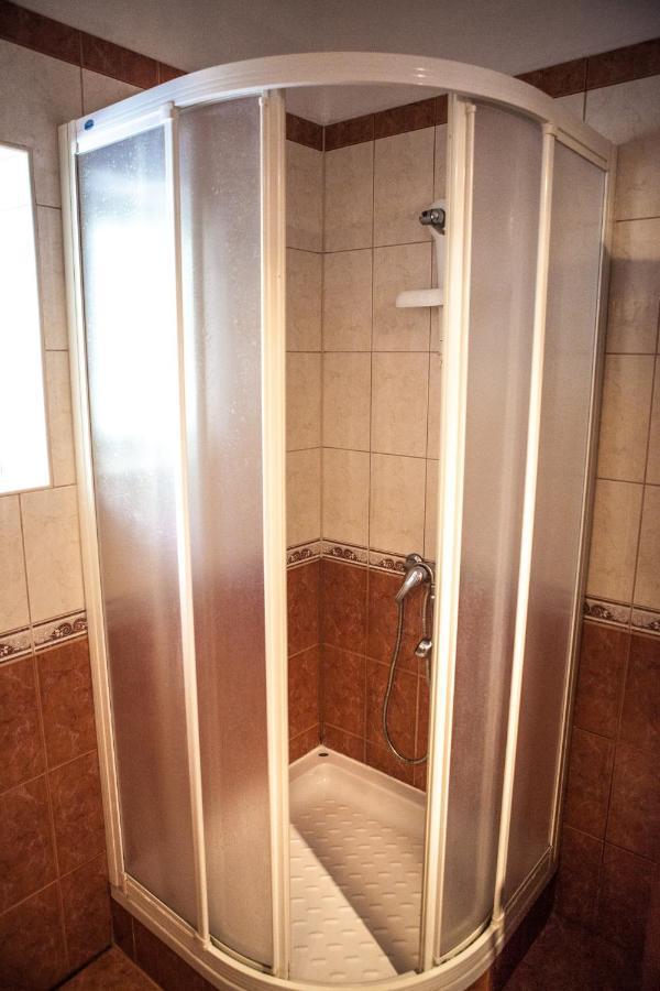 Apartments Alma Novalja Ngoại thất bức ảnh