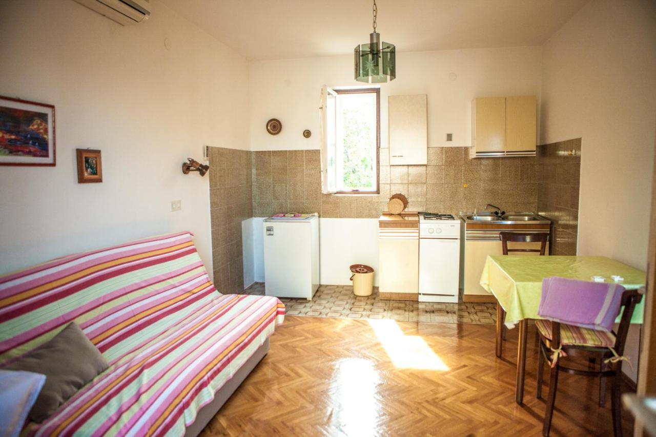 Apartments Alma Novalja Ngoại thất bức ảnh