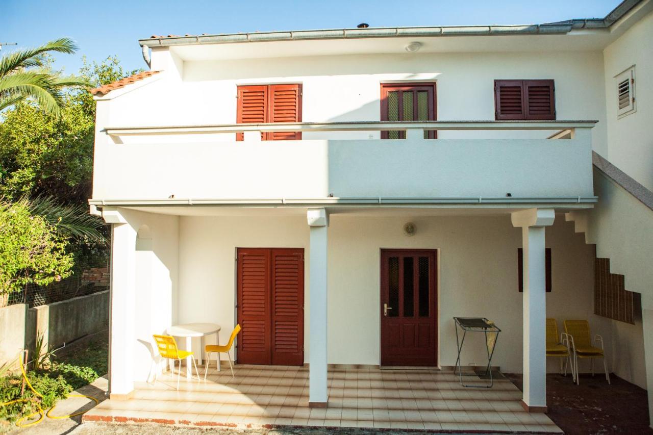Apartments Alma Novalja Ngoại thất bức ảnh