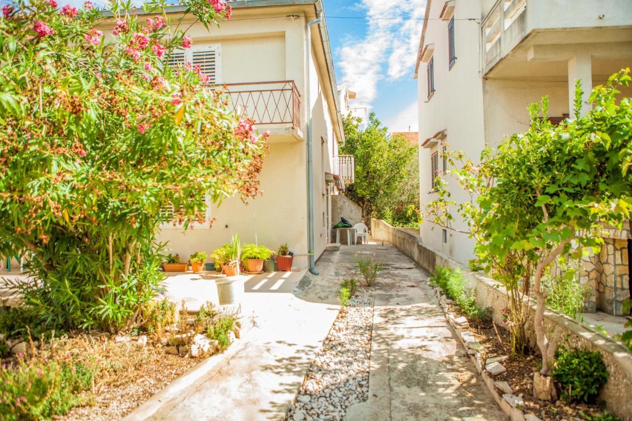 Apartments Alma Novalja Ngoại thất bức ảnh