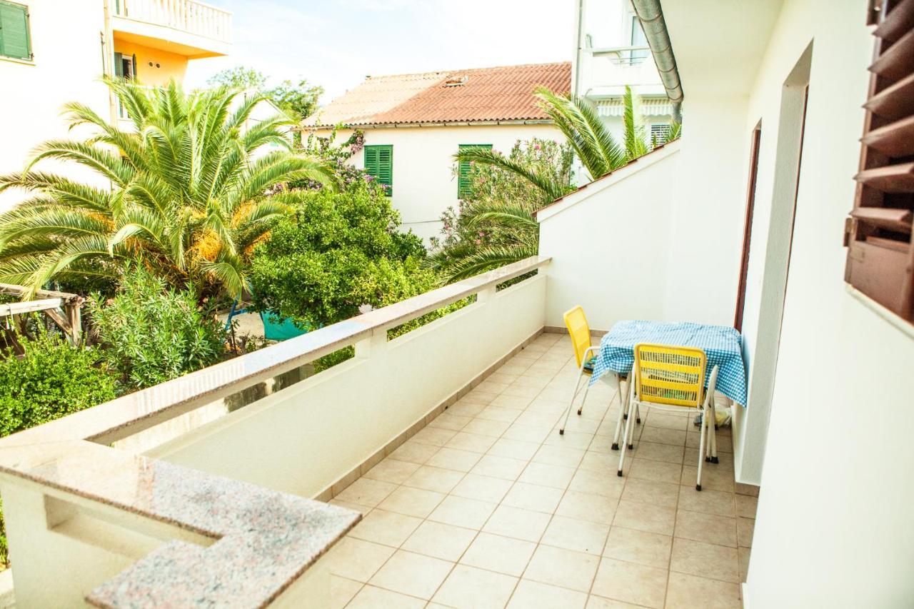 Apartments Alma Novalja Ngoại thất bức ảnh